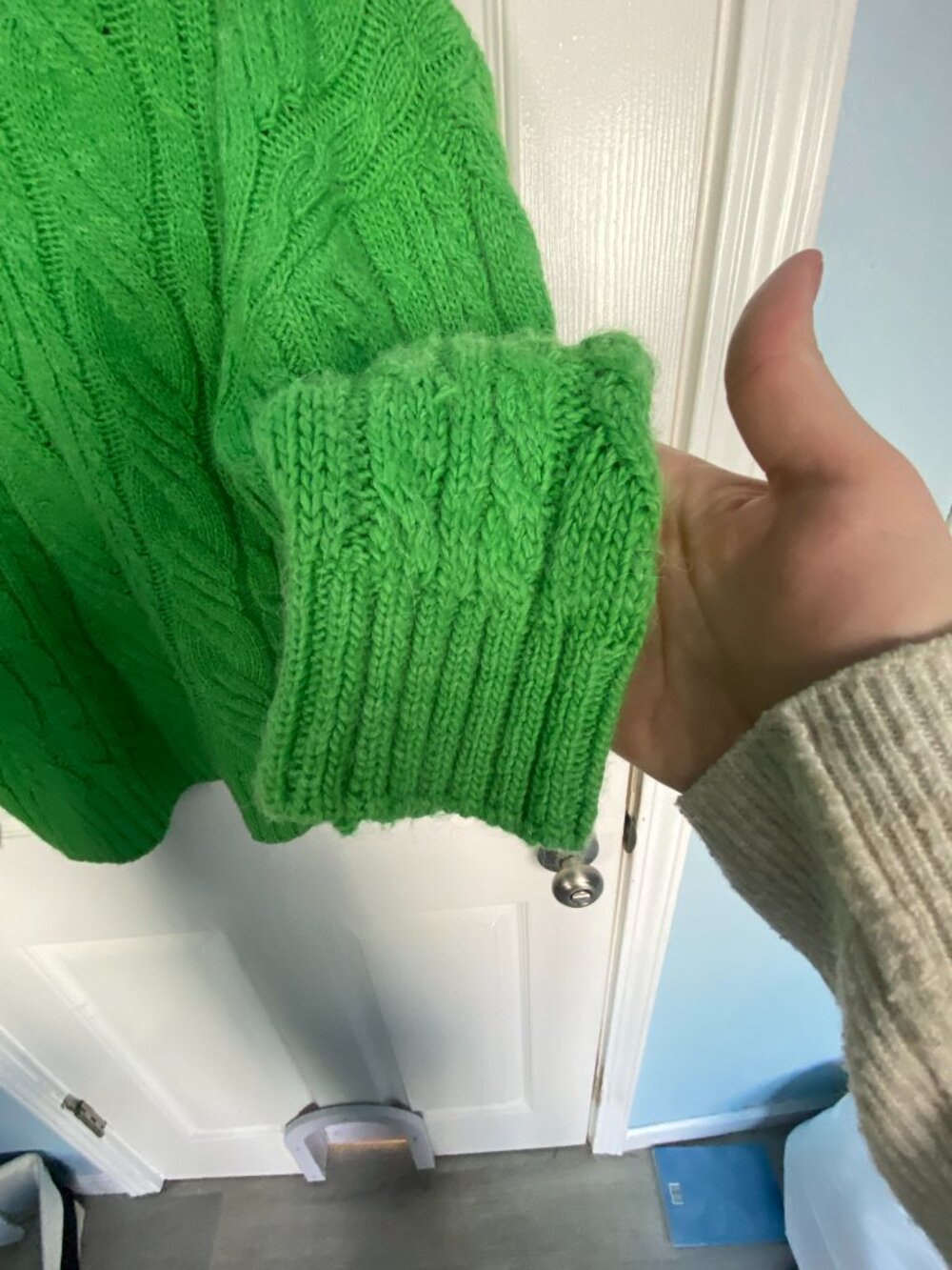 Bright Green Cable Knit Pullover Sweater - Picture 4 of 5